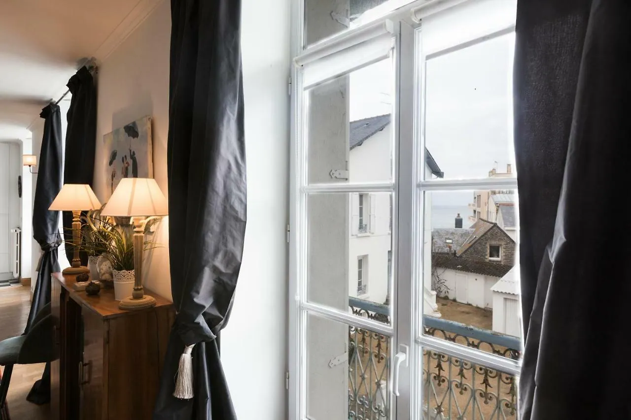 Sweet Home Parame Saint Malo Petite Vue Mer 0*, Saint-Malo
